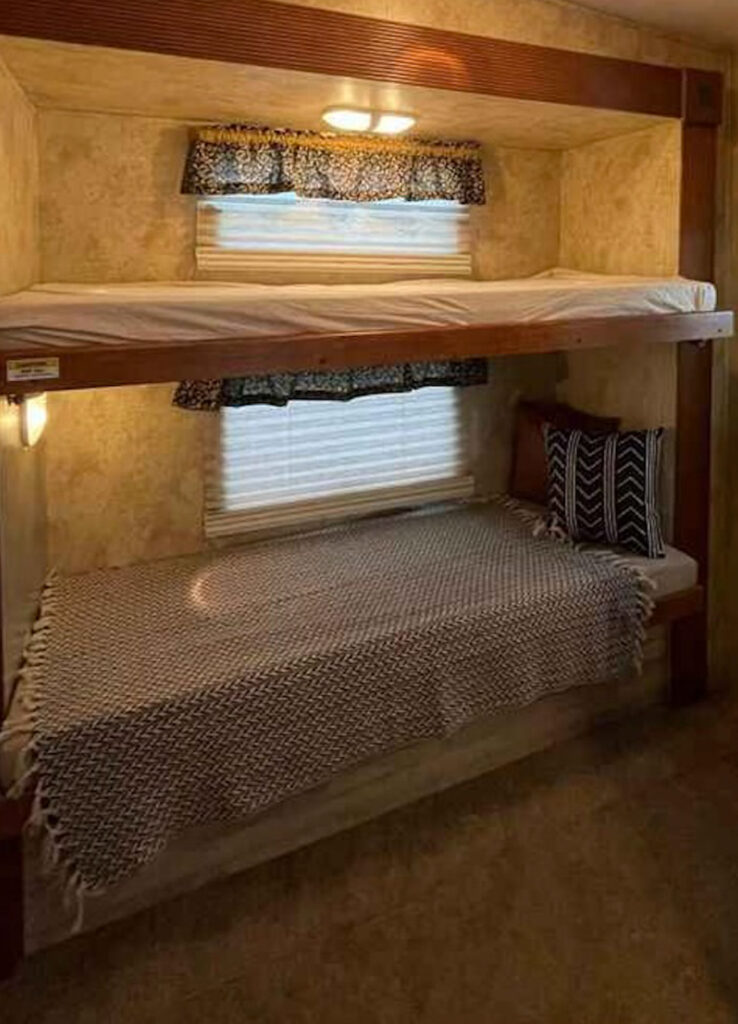 a top and bottom bunkbed
